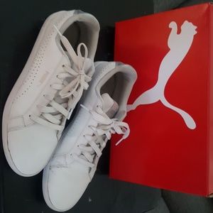 Puma tennis shoes